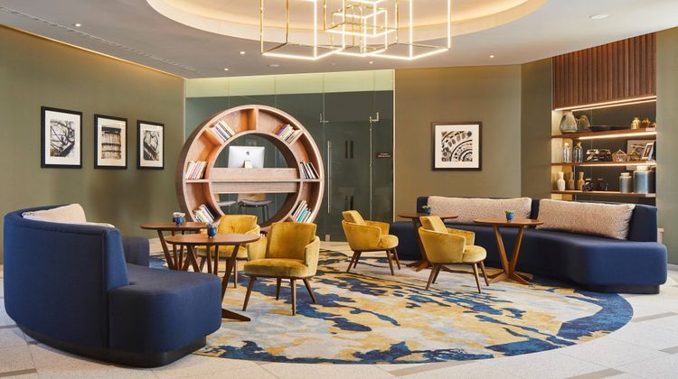 London Marriott Hotel Kensington Lobby
