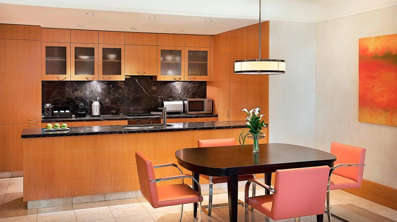 <b>Ritz-Carlton Executive Residences, Dubai Room</b>. Images powered by <a href="https://www.leonardoworldwide.com/" title="Leonardo Worldwide" target="_blank">Leonardo</a>.