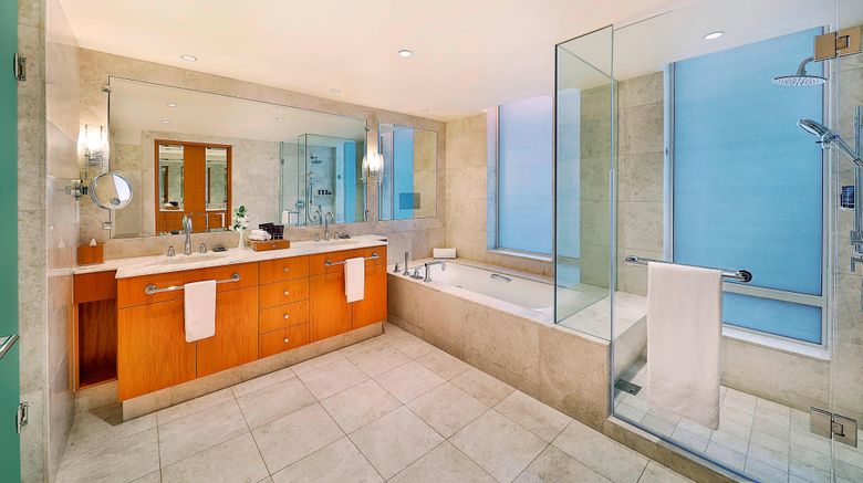 <b>Ritz-Carlton Executive Residences, Dubai Room</b>. Images powered by <a href="https://www.leonardoworldwide.com/" title="Leonardo Worldwide" target="_blank">Leonardo</a>.