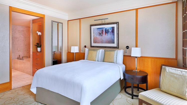 Ritz-Carlton Executive Residences, Dubai Room