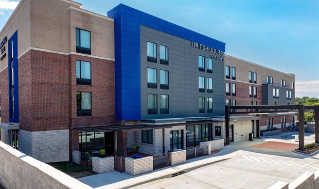 SpringHill Suites Country Club District Exterior