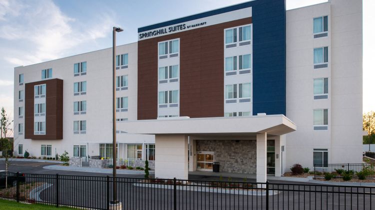 SpringHill Suites Kansas City Northwest Exterior