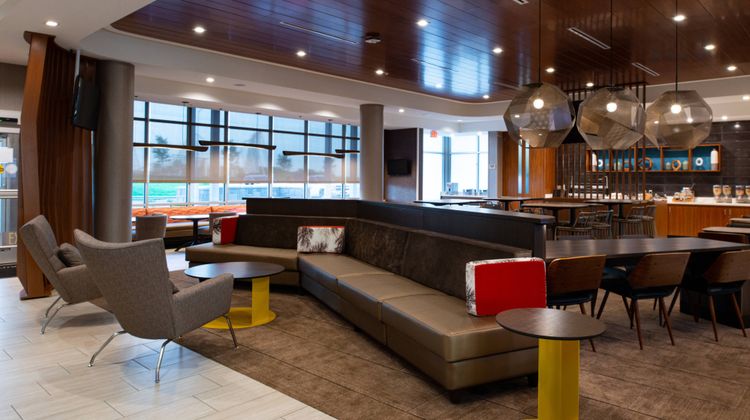 SpringHill Suites Kansas City Northwest Lobby