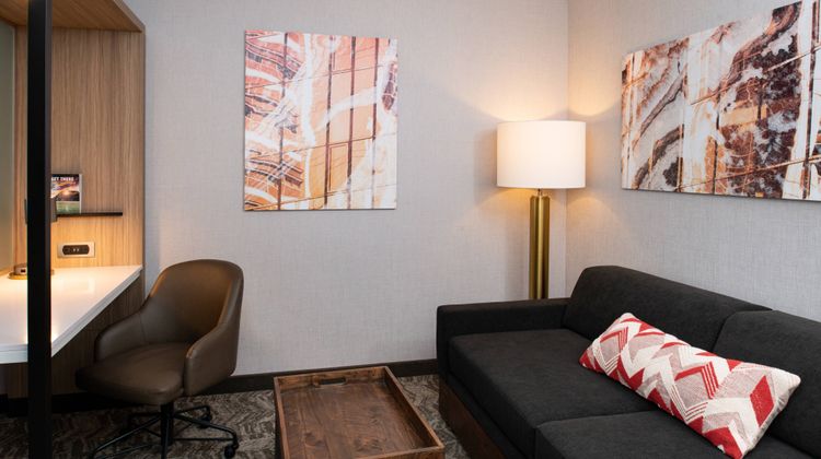 SpringHill Suites Kansas City Northwest Room