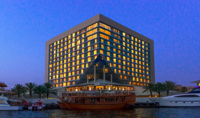 Sheraton Dubai Creek Hotel & Towers Exterior