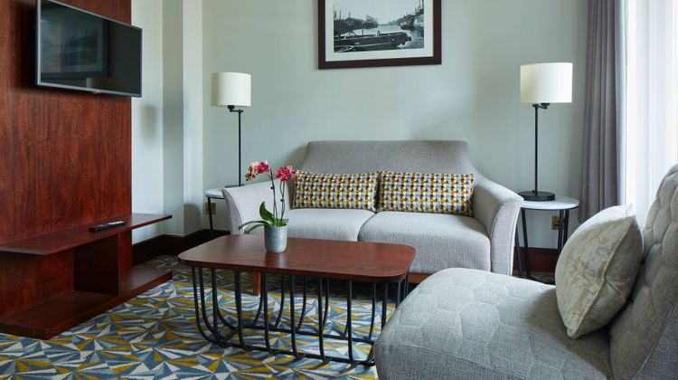 Marriott Victoria & Albert Hotel Suite