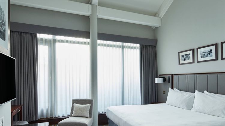 Marriott Victoria & Albert Hotel Suite