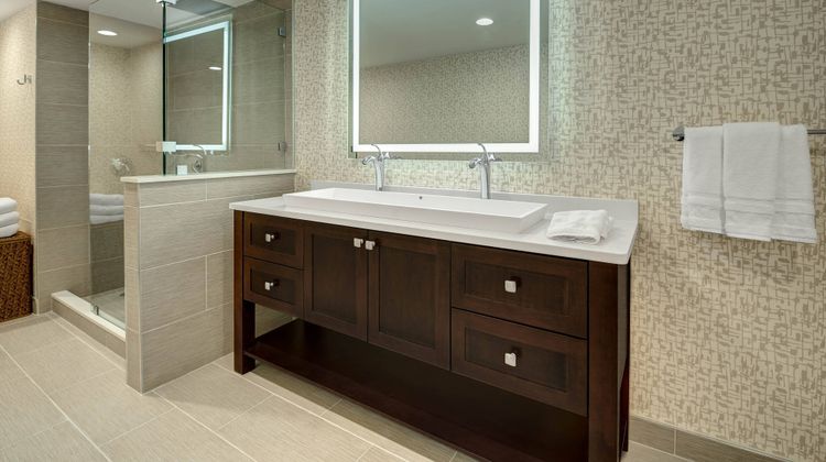 Sheraton Eatontown Hotel Room