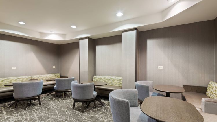 SpringHill Suites Cleveland Solon Lobby