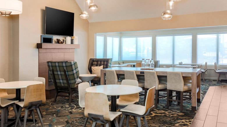 <b>Residence Inn Chicago Deerfield Lobby</b>. Images powered by <a href="https://www.leonardoworldwide.com/" title="Leonardo Worldwide" target="_blank">Leonardo</a>.