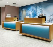 Springhill Suites Airport Lake Pointe Lobby
