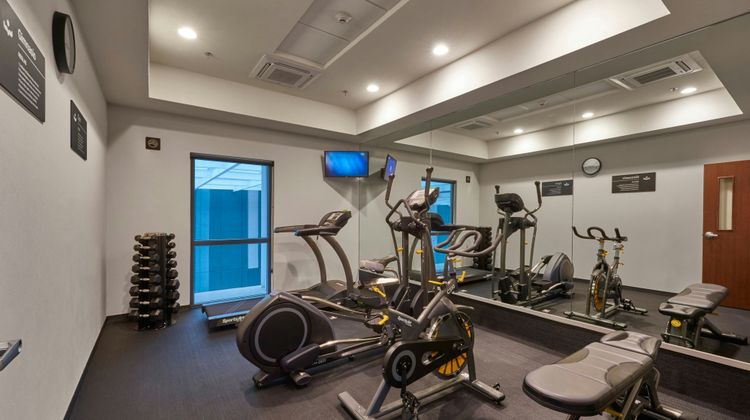 City Express by Marriott La Raza Health Club