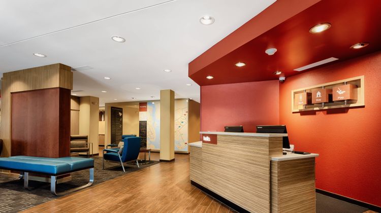 TownePlace Suites Charleston Mt Pleasant Lobby