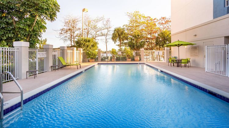 SpringHill Suites Miami Airport South Pool