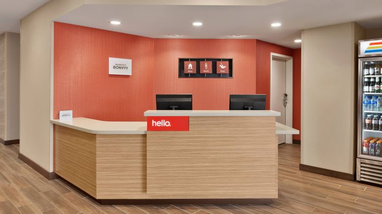TownePlace Suites Cedar Rapids Marion Lobby