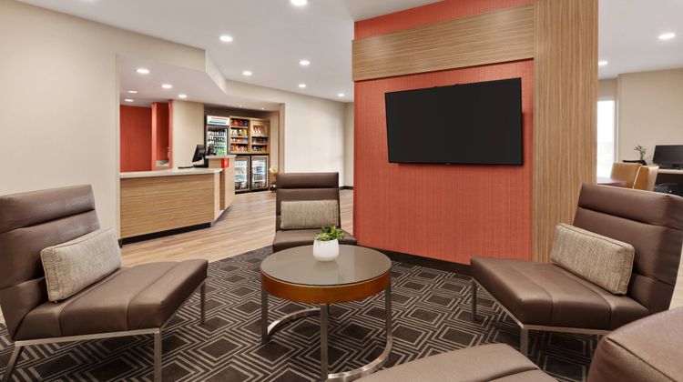 TownePlace Suites Cedar Rapids Marion Lobby