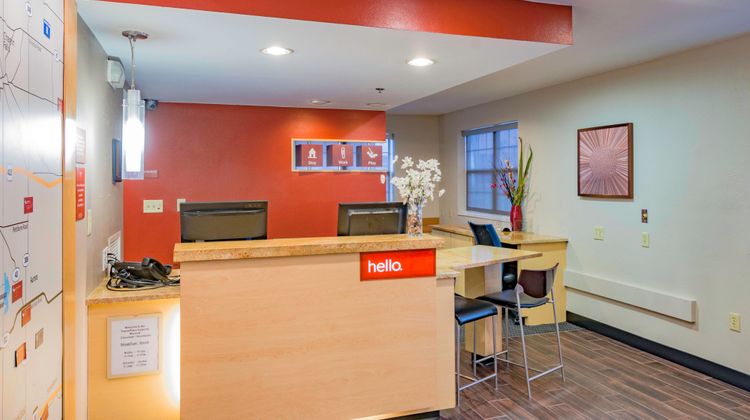 TownePlace Suites Cleveland Lobby
