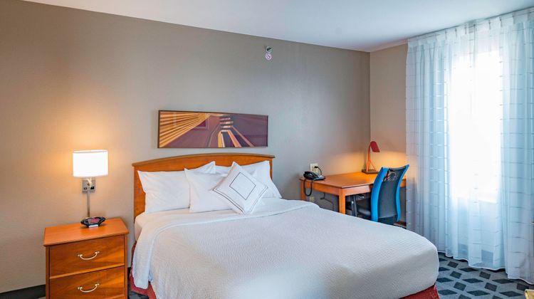 TownePlace Suites Cleveland Room