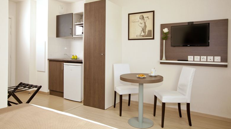 <b>Sejours & Affaires Atlantis-Massy Room</b>. Images powered by <a href="https://www.leonardoworldwide.com/" title="Leonardo Worldwide" target="_blank">Leonardo</a>.