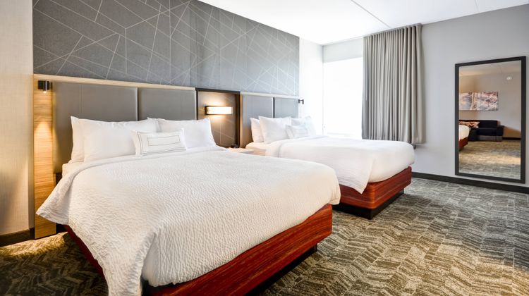 SpringHill Suites Cincinnati Blue Ash Suite