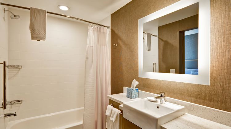 SpringHill Suites Cincinnati Blue Ash Room