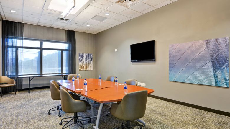 <b>SpringHill Suites Cincinnati Midtown Meeting</b>. Images powered by <a href="https://www.leonardoworldwide.com/" title="Leonardo Worldwide" target="_blank">Leonardo</a>.