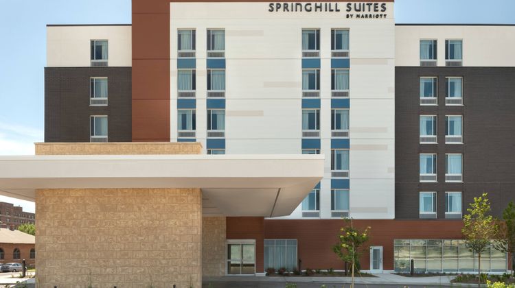 SpringHill SuiteMilwaukee West/Wauwatosa Exterior