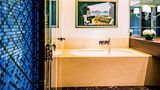 <b>Prince de Galles, Luxury Collection Room</b>. Images powered by <a href="https://www.leonardoworldwide.com/" title="Leonardo Worldwide" target="_blank">Leonardo</a>.