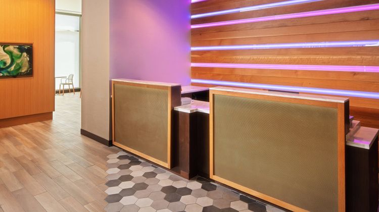 Springhill Suites Downtown/Canal Street Lobby