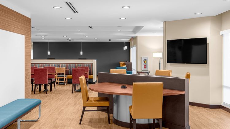 TownePlace Suites Cincinnati Fairfield Lobby
