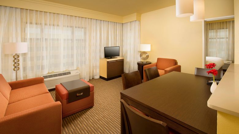 <b>TownePlace Suites Dallas Grapevine Room</b>. Images powered by <a href="https://www.leonardoworldwide.com/" title="Leonardo Worldwide" target="_blank">Leonardo</a>.