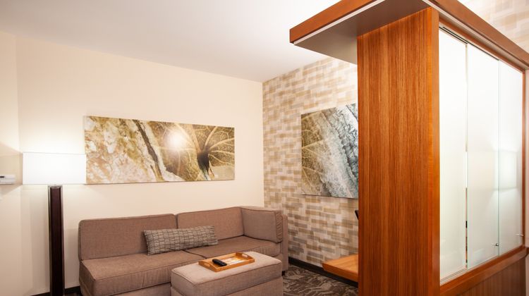 SpringHill Suites Wenatchee Suite