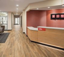 TownePlace Suites Dubuque Downtown Lobby