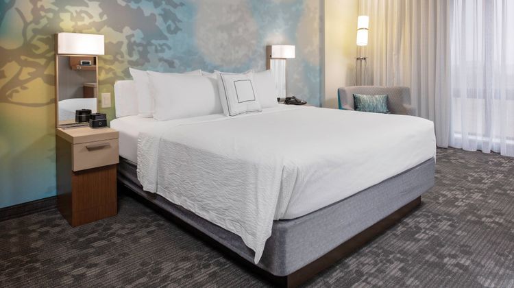Courtyard by Marriott Cincinnati Mason Suite