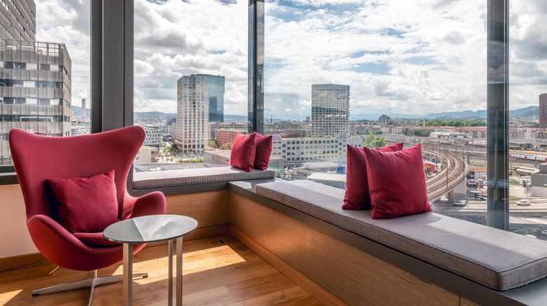<b>Sheraton Zurich Hotel Suite</b>. Images powered by <a href="https://www.leonardoworldwide.com/" title="Leonardo Worldwide" target="_blank">Leonardo</a>.