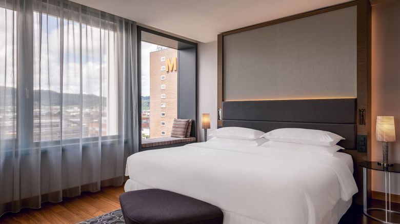 <b>Sheraton Zurich Hotel Room</b>. Images powered by <a href="https://www.leonardoworldwide.com/" title="Leonardo Worldwide" target="_blank">Leonardo</a>.