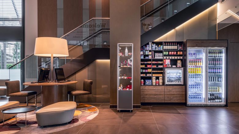 <b>Sheraton Zurich Hotel Lobby</b>. Images powered by <a href="https://www.leonardoworldwide.com/" title="Leonardo Worldwide" target="_blank">Leonardo</a>.