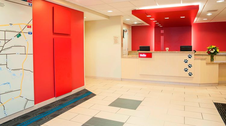 TownePlace Suites Des Moines Urbandale Lobby