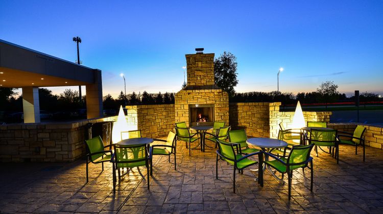 SpringHill Suites Grand Forks Exterior