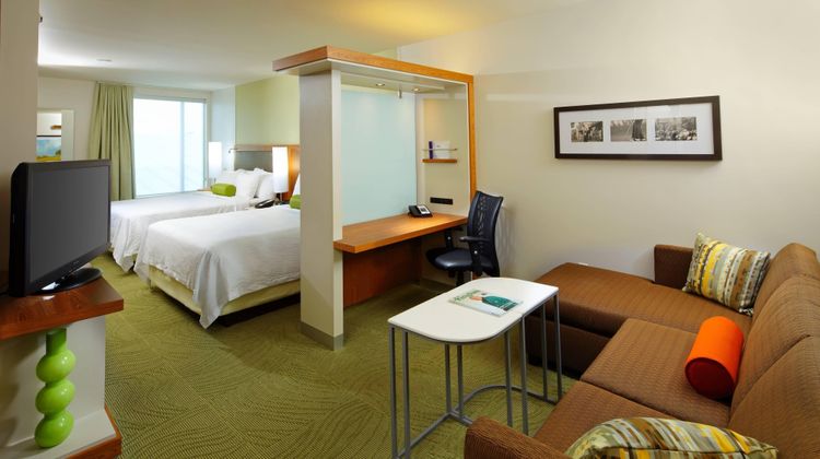 SpringHill Suites Pittsburgh Latrobe Suite