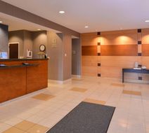 SpringHill Suites Pittsburgh Mills Lobby