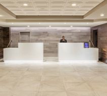 Marriott Savannah Riverfront Lobby