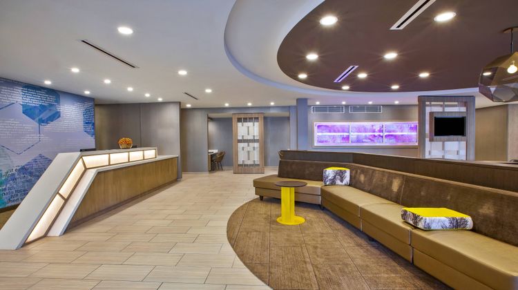 SpringHill Suites by Marriott Butler Lobby