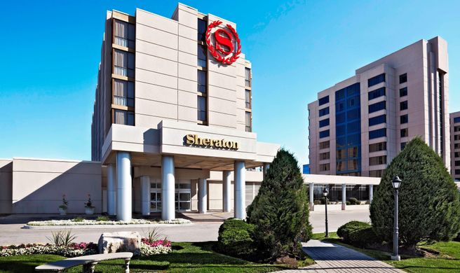Sheraton Parkway Toronto North Hotel Exterior