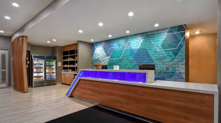 SpringHill Suites by Marriott Holland Lobby