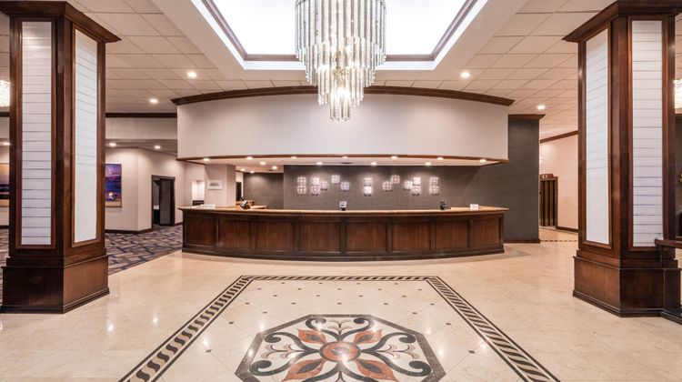 Sheraton Indianapolis City Centre Hotel Lobby