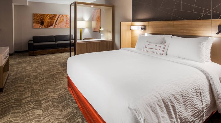 SpringHill Suites Chambersburg Suite