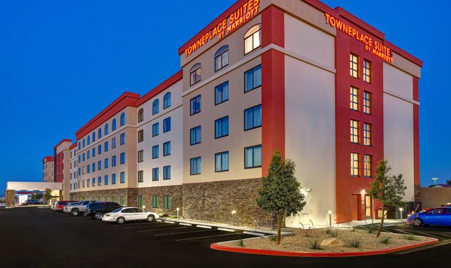TownePlace Suites Airport South Exterior