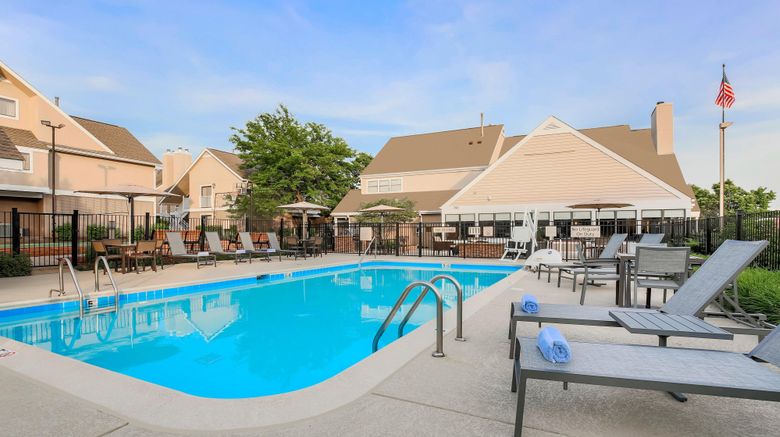 <b>Residence Inn Chicago Deerfield Pool</b>. Images powered by <a href="https://www.leonardoworldwide.com/" title="Leonardo Worldwide" target="_blank">Leonardo</a>.