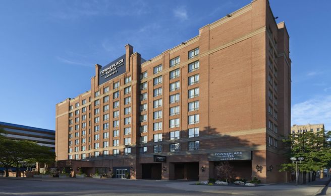 TownePlace Suites by Marriott Windsor Exterior